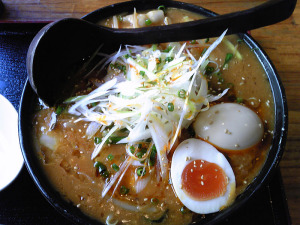 熟成田舎味噌らーめん 幸麺の味噌チゲらーめん