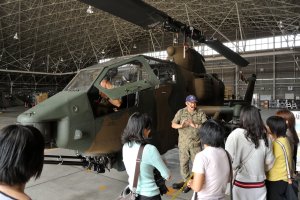 AH-1S"コブラ"を見学