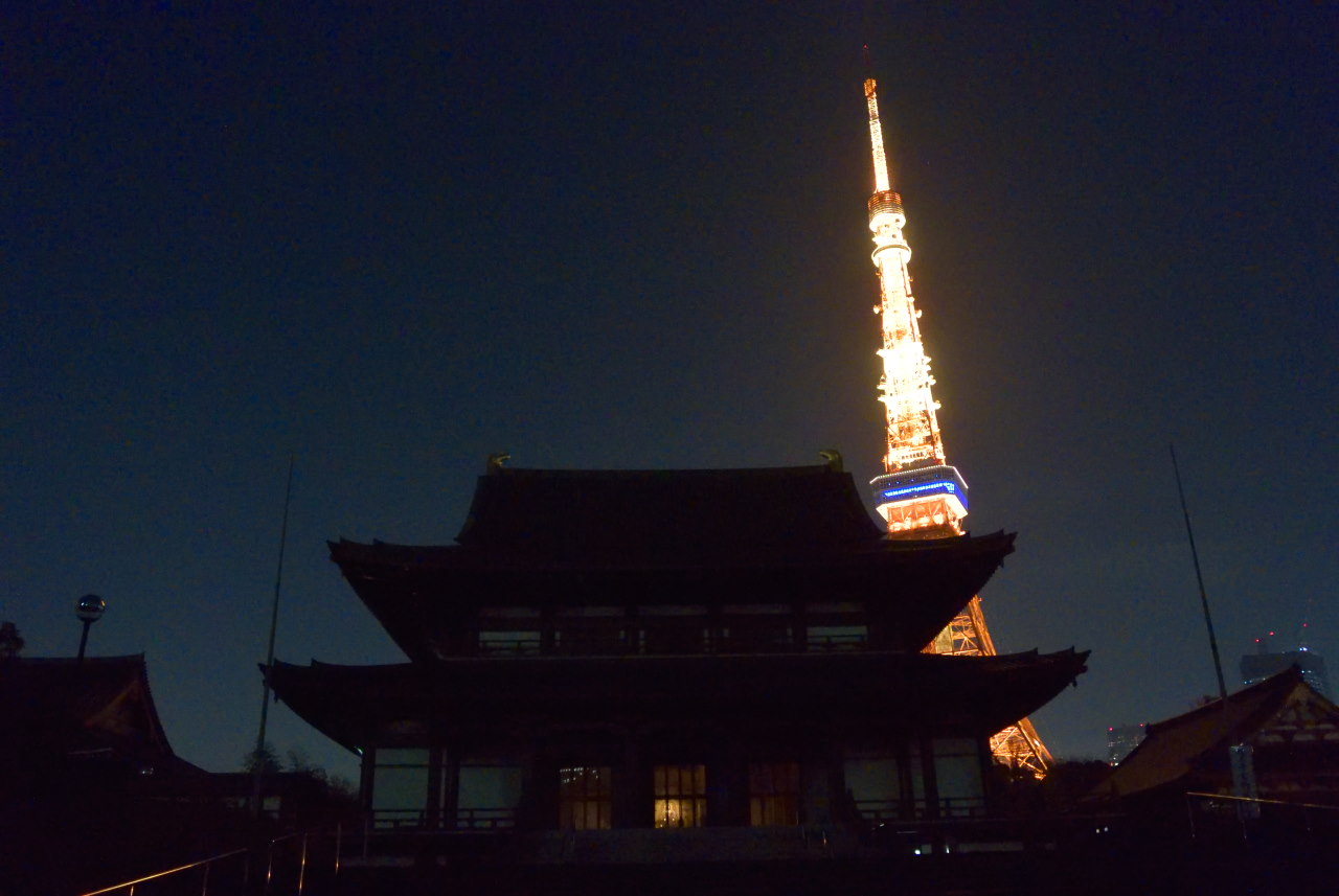 闇の増上寺と東京タワー